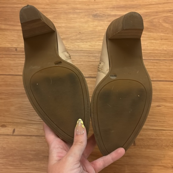 Nude Pointed Tow Western Flair Lucky Brand Heeled Boots - Picture 6 of 7